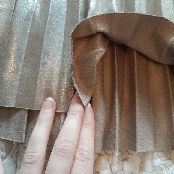 CHAPS Shiny Gold Metallic Flowy Pleated Accordion Fold Midi Skirt - Size Medium - Picture 10 of 12